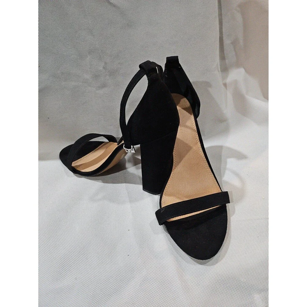 Heels - Picture 2 of 3
